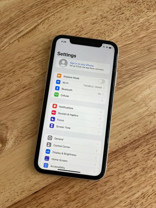 Apple iPhone 11 White 64GB (AT&T) A2111 image 5