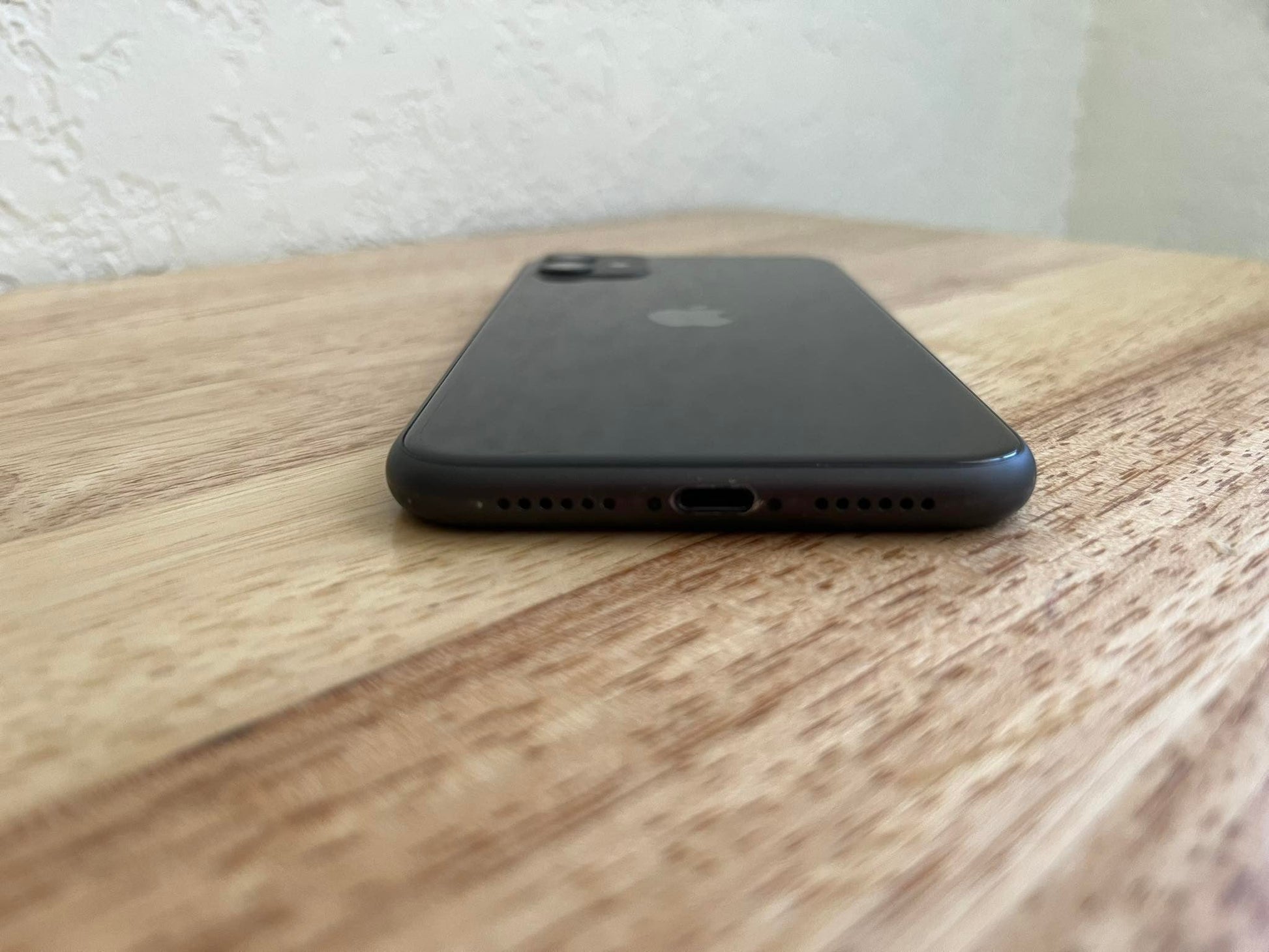 Apple iPhone 11 Black 64GB (AT&T) A2111 image 5