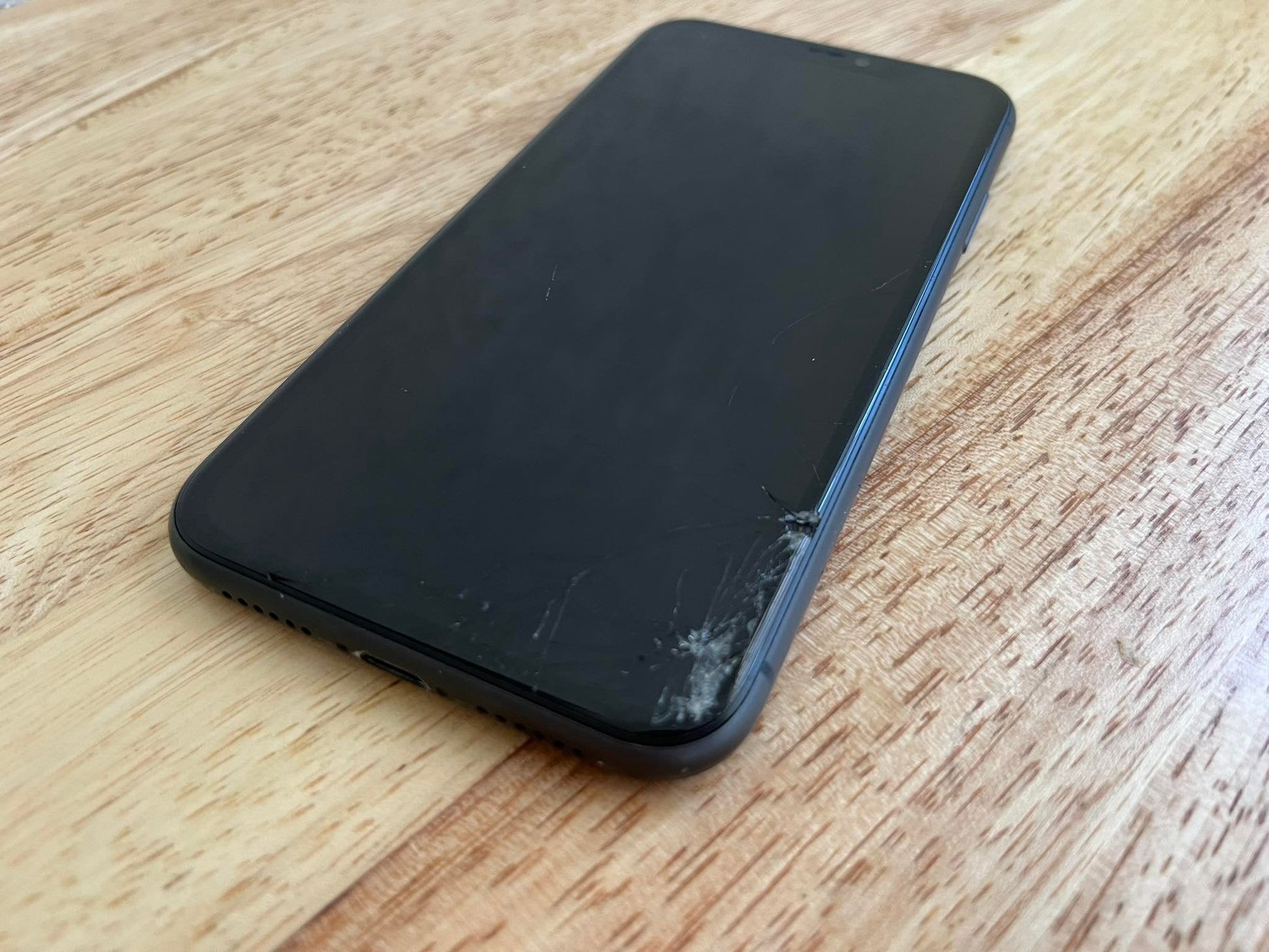 Apple iPhone 11 Black 64GB (AT&T) A2111 image 8