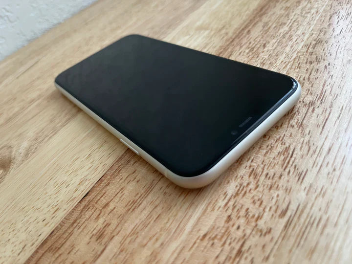 Apple iPhone 11 White 64GB (AT&T) A2111 image 3